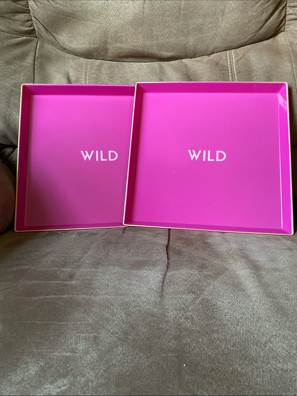 Magenta serving Tray Set - 2 - Picture 1 of 5